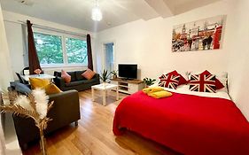 2 Bed Flat Near To London Bridge